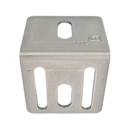 Vue arrière d'une équerre de fixation pour porte de garage sectionnelle, basculante, enroulable, battante et latérale f024 Vue arrière d'une équerre de fixation pour porte de garage sectionnelle, basculante, enroulable, battante et latérale f024