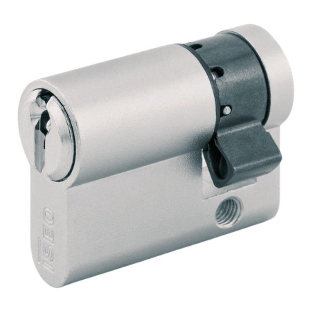 Vue de côté d'un demi Cylindre portes de garage Tubauto 3091449