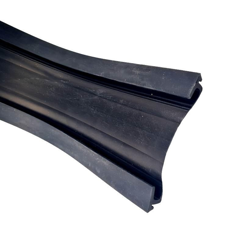 Autre vue d'un joint Bas pour portes de garage Tubauto 872454