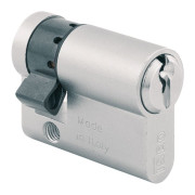 Vue de côté d'un demi cylindre pour portes de garage basculantes Tubauto 1020001
