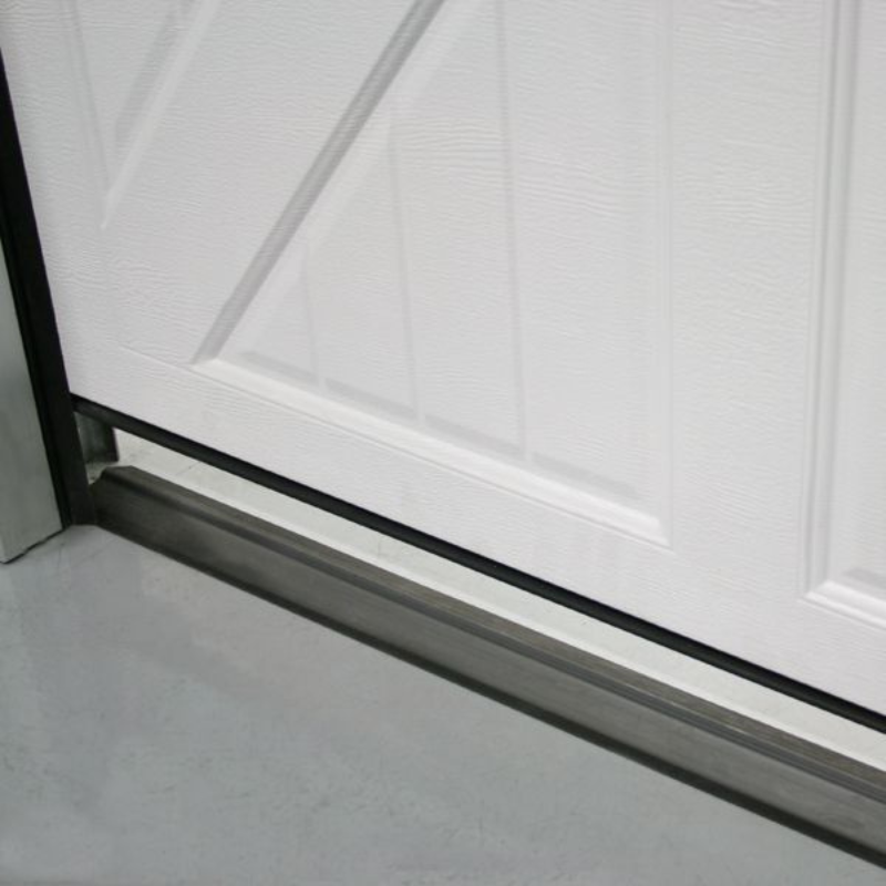 Vue posé Joint de seuil pour porte de garage sectionnelle