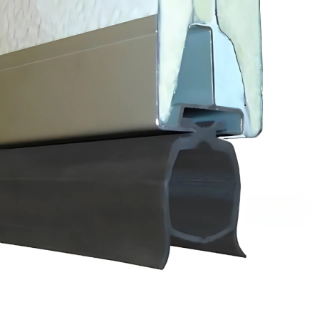 Vue posé Joint d'étanchéité bas 2 lèvres pour porte de garage sectionnelle