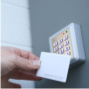 Carte magnétique pour digicode filaire de motorisation de porte de garage