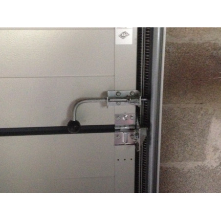 mise en situation d'un verrou Latéral pour Porte de garage sectionnelle f304 mise en situation d'un verrou Latéral pour Porte de garage sectionnelle f304